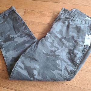 NWT Gap Girlfriend Chino Size 12